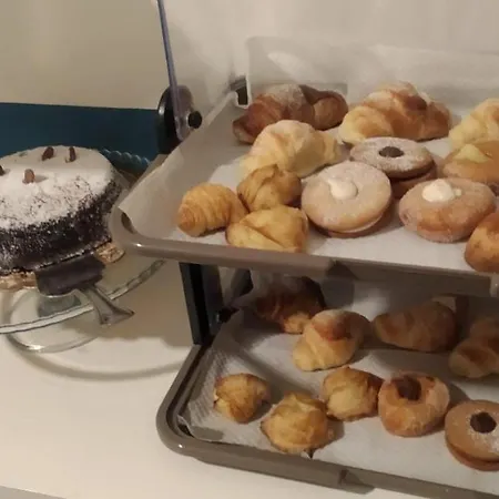 فندق مبيت وإفطار La Dimora Del Conte نابولي