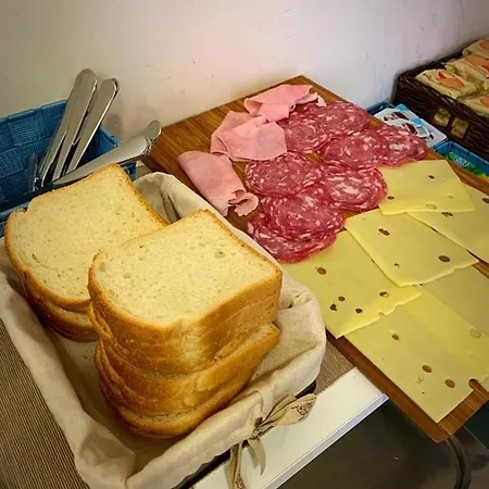 拉迪莫瑞德迪可特住宿加早餐旅馆 4*